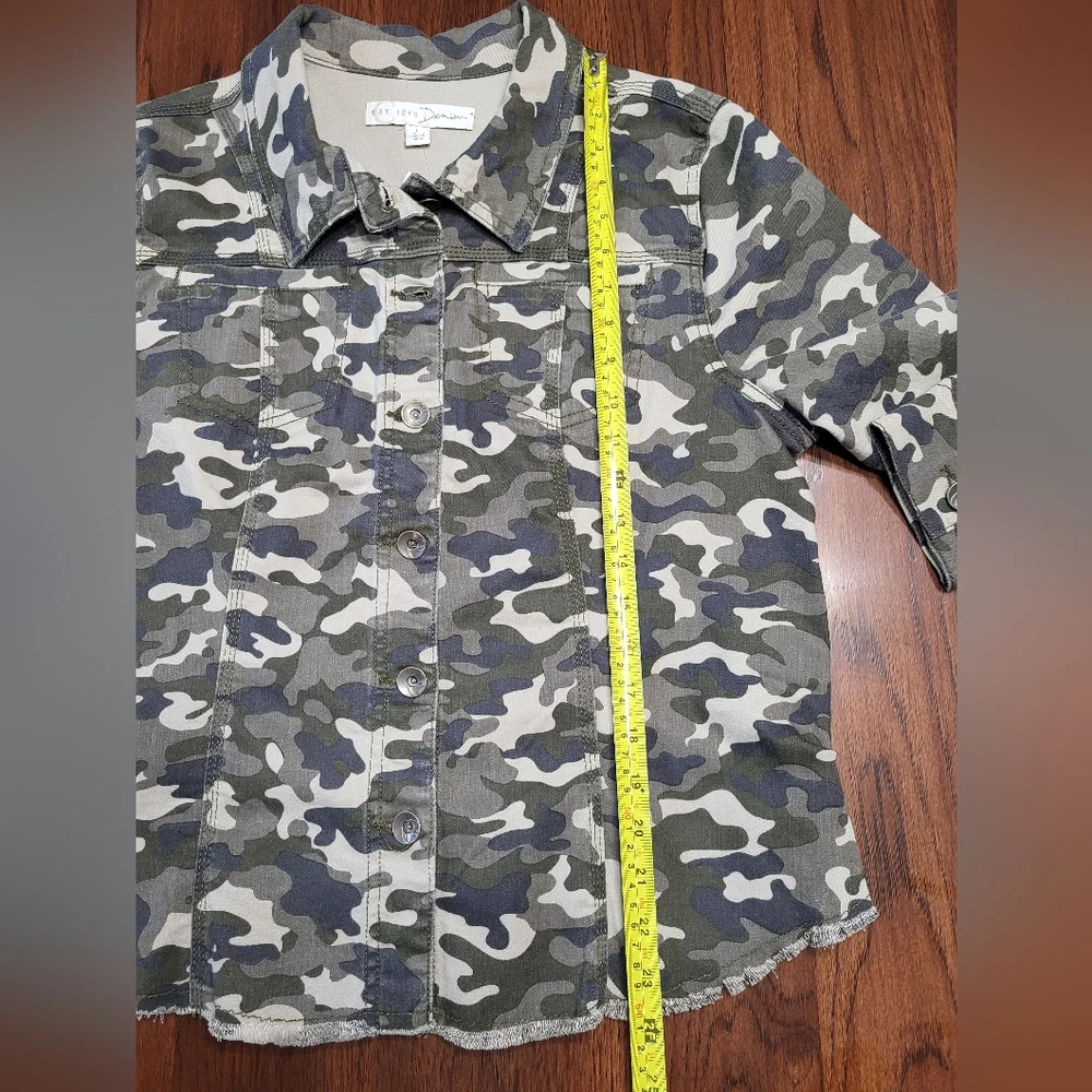 Cato Junior Miss Camouflage Denim Raw Hem Sportswear Casual Jacket Large New